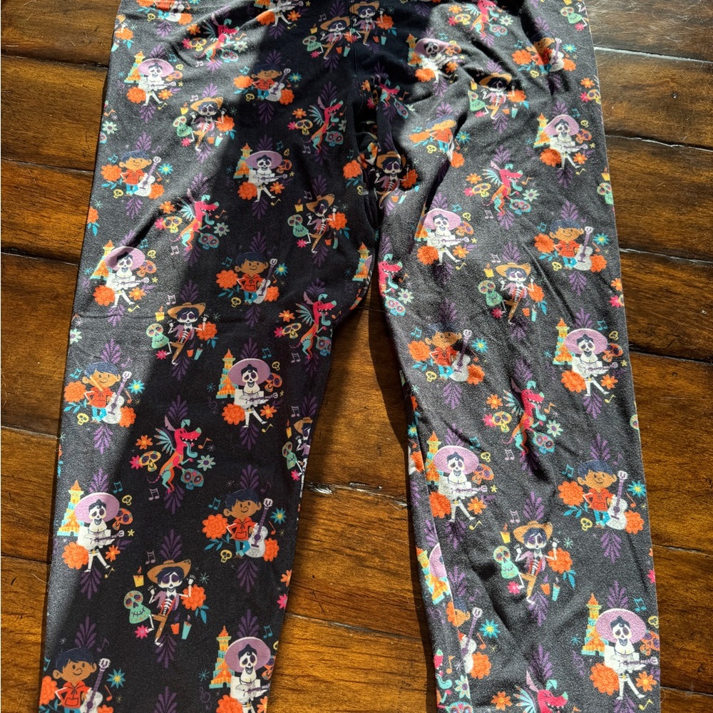 Women’s Walt Disney Coco Themed Leggings- Size XL - Picture 7 of 8